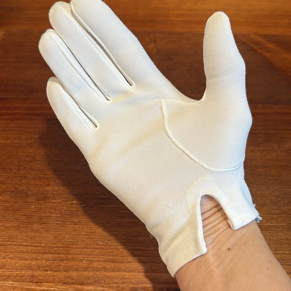 Elegant White Ivory Vintage 50s Gloves wrist length with embroidered Trim Sz 7